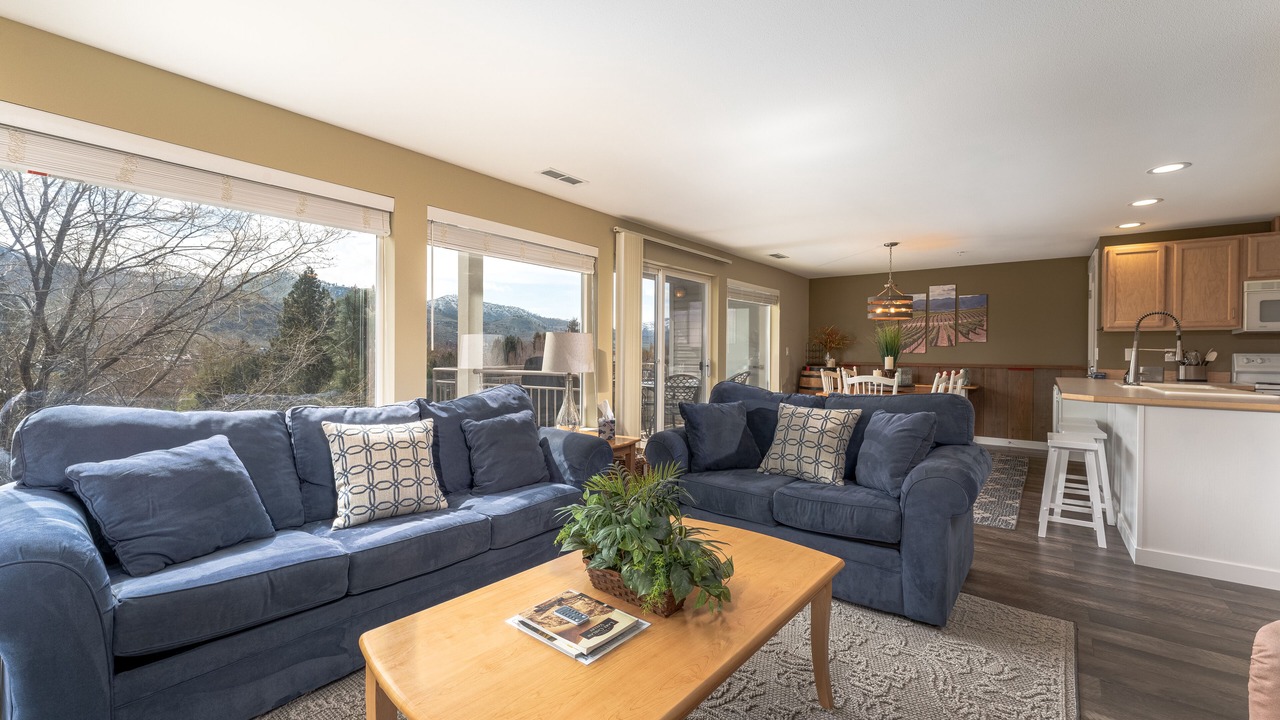 Photo of Livingroom in Chelan