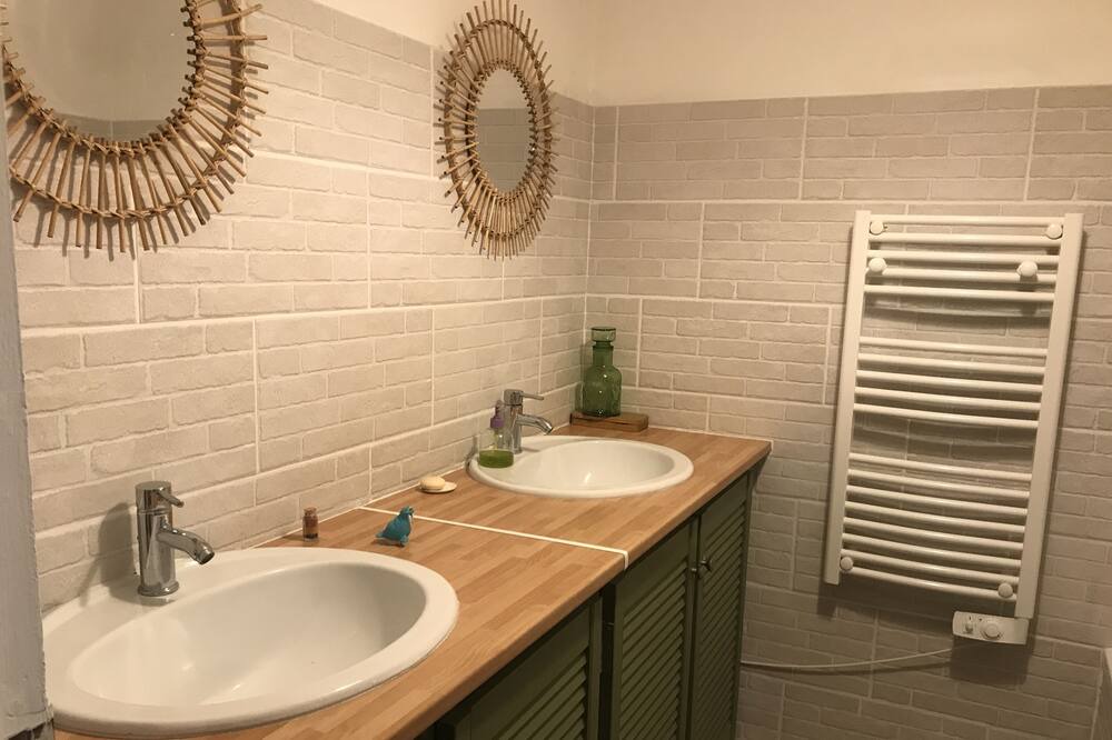 Photo of Bathroom in Figarella