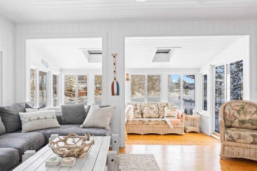 Photo of Livingroom in Gravenhurst