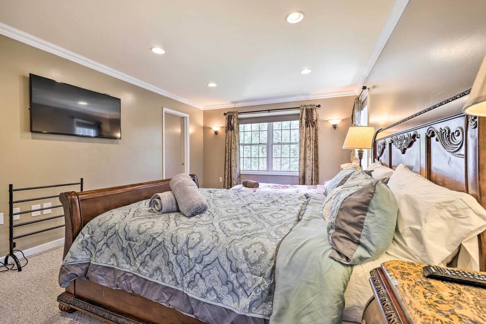 Photo of Others in Henryville