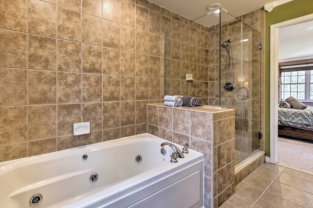 Photo of Bathroom in Henryville