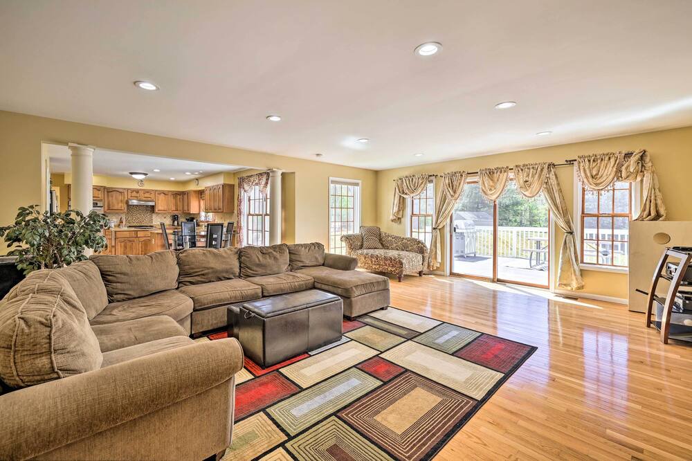 Photo of Bedroom in Henryville