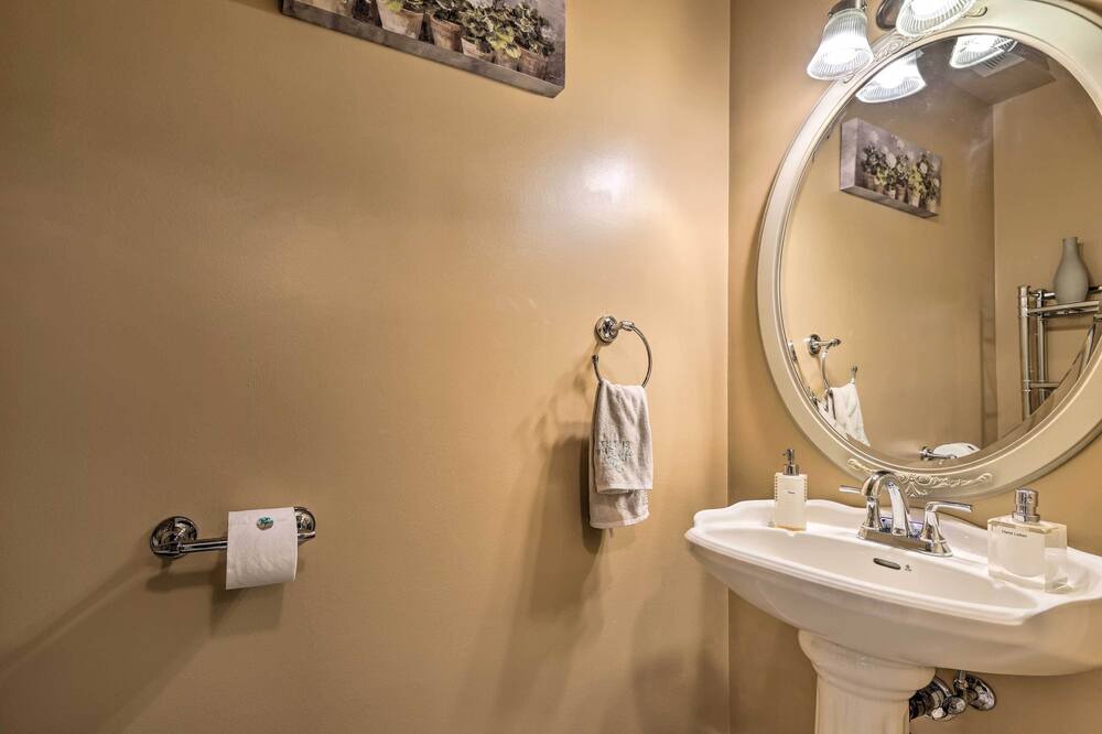 Photo of Bathroom in Henryville