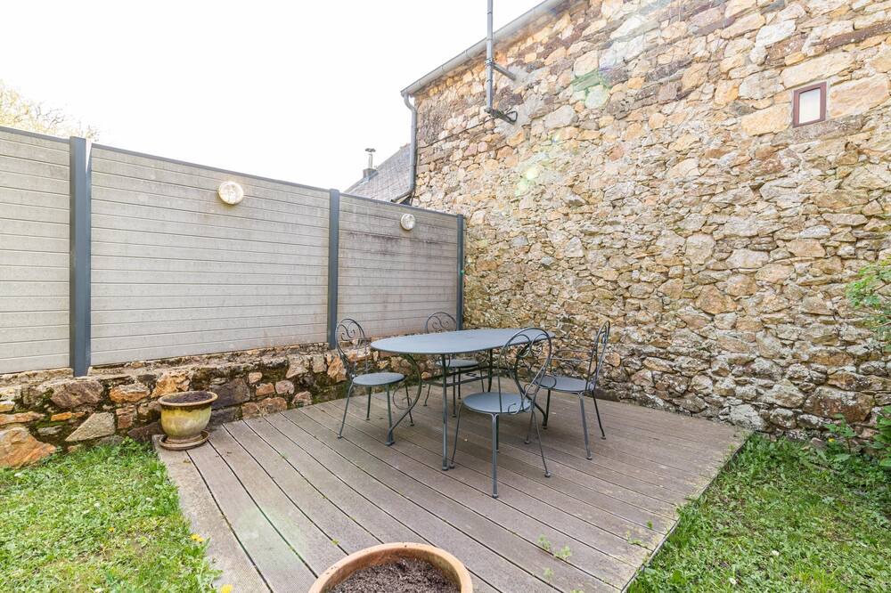 Photo of Patio Balcony in Plouer-sur-Rance