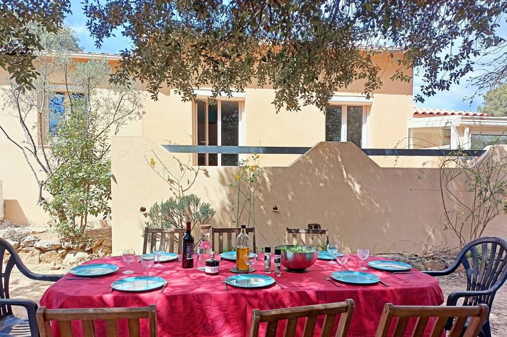 Photo of Patio Balcony in Seillons-Source-d'Argens