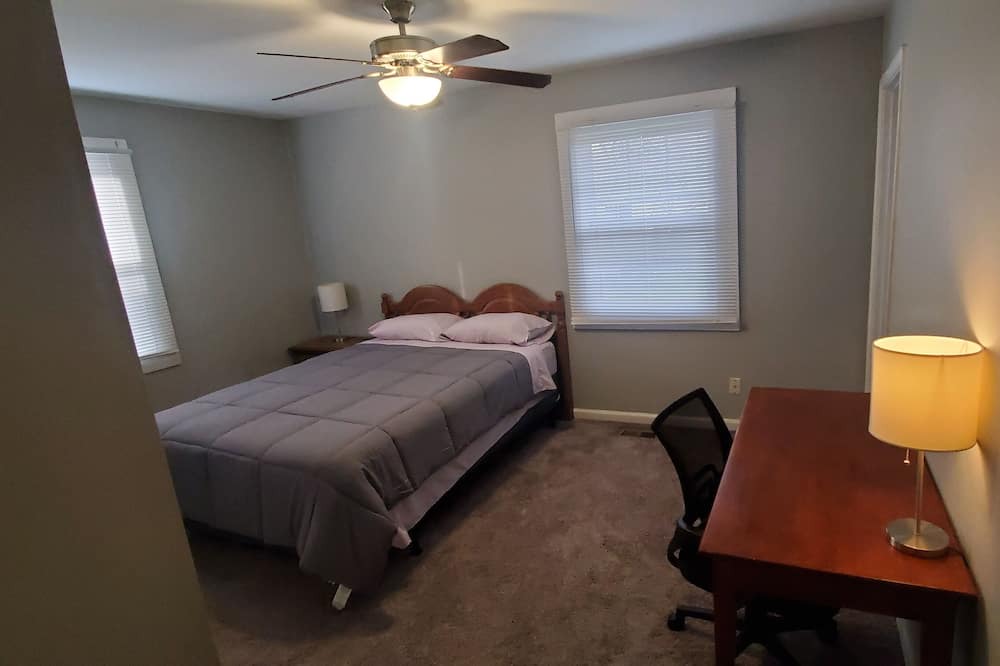 Photo of Bedroom in Champaign