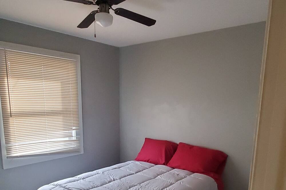 Photo of Bedroom in Champaign