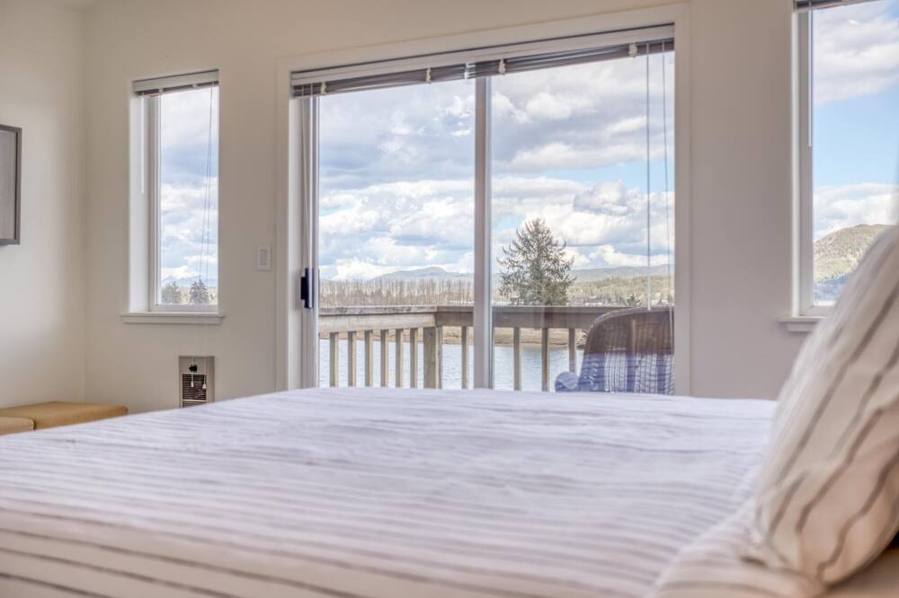 Photo of Bedroom in Nehalem