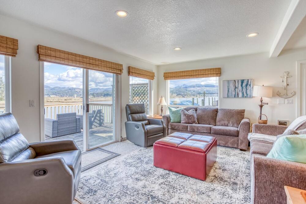Photo of Livingroom in Nehalem
