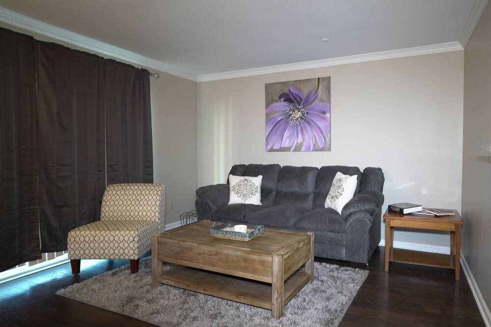 Photo of Livingroom in Old Louisville