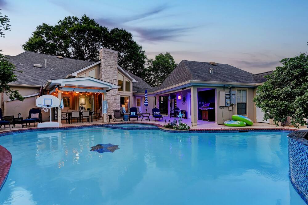 Photo of Outdoor in Mission Bend