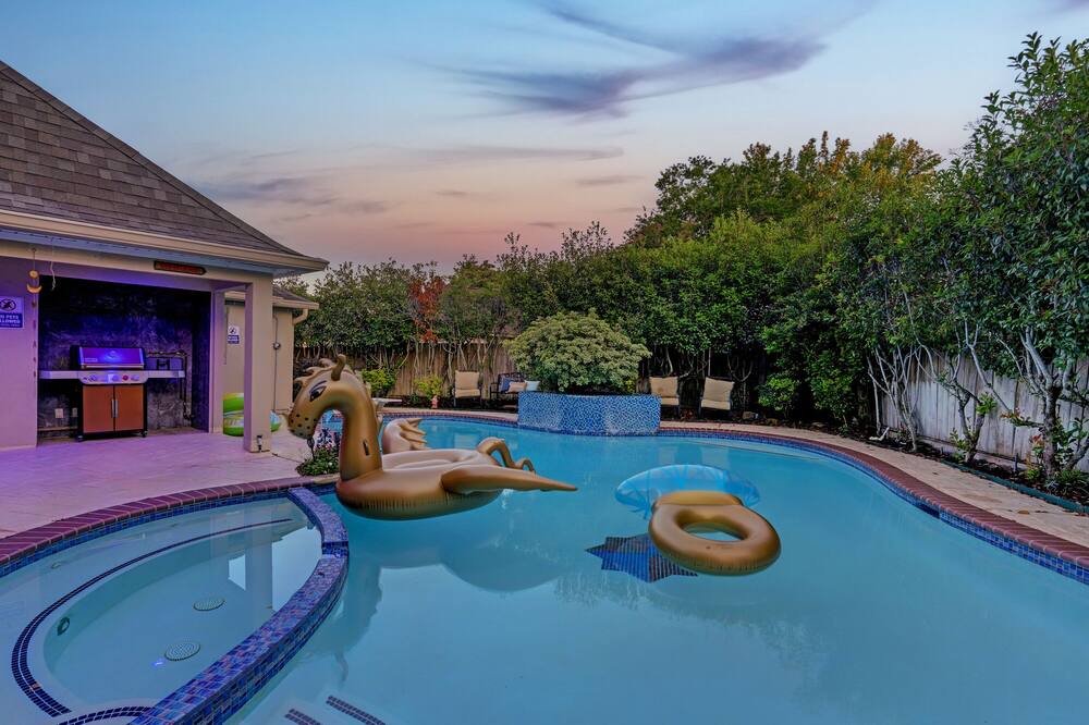 Photo of Outdoor in Mission Bend
