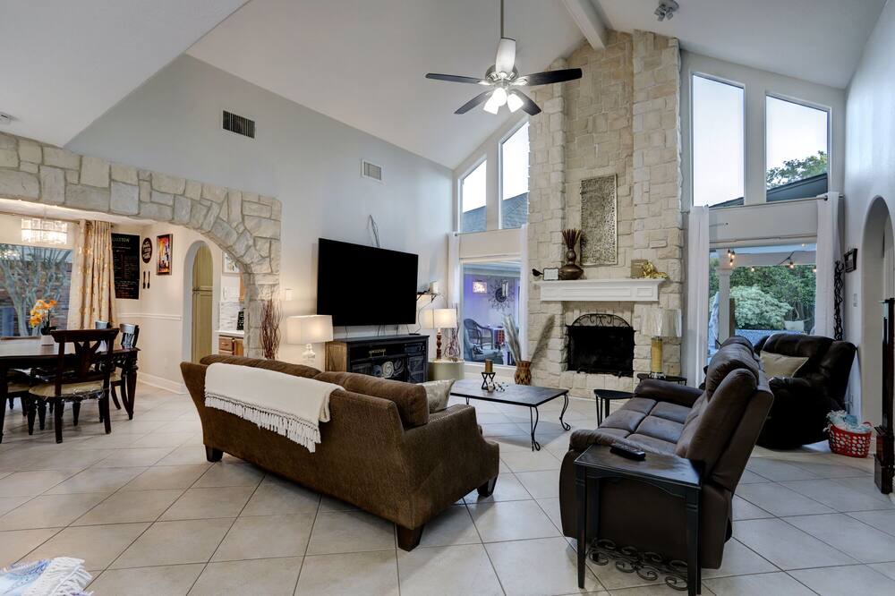 Photo of Bedroom in Mission Bend