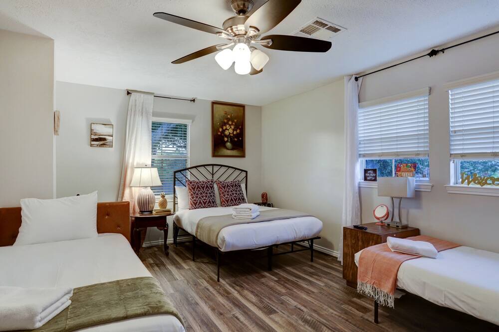 Photo of Bedroom in Mission Bend