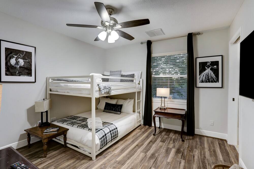 Photo of Bedroom in Mission Bend