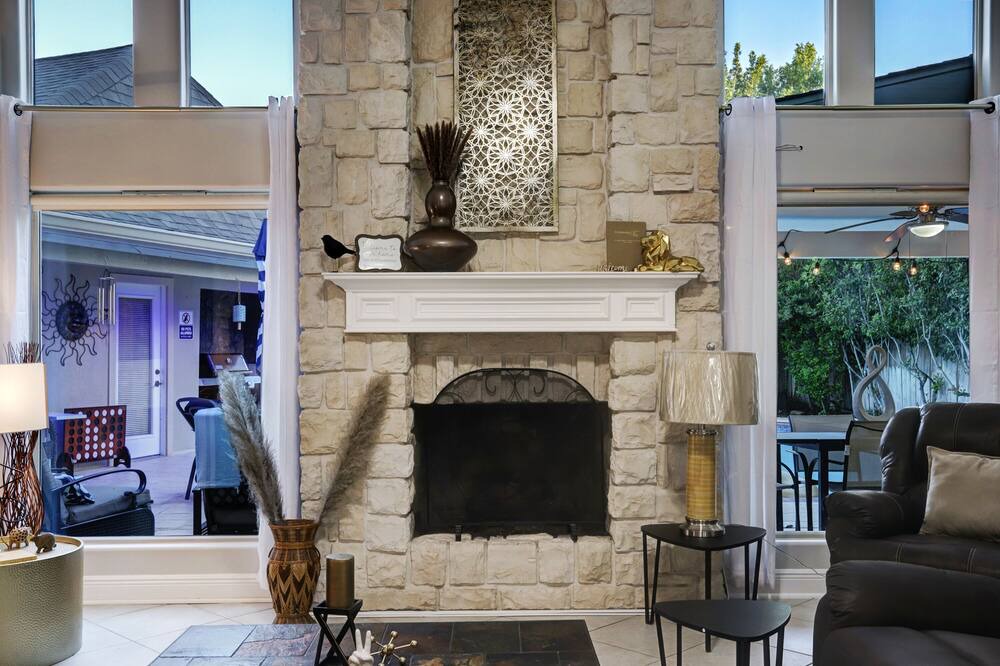 Photo of Livingroom in Mission Bend