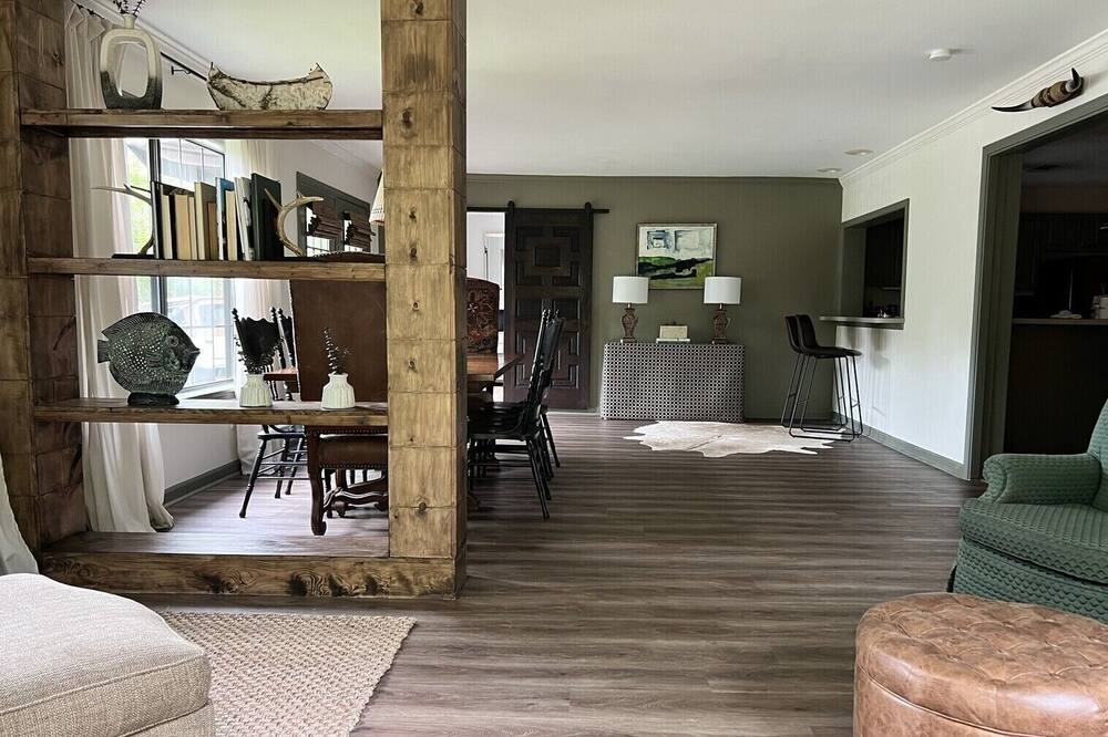 Photo of Livingroom in Rockford