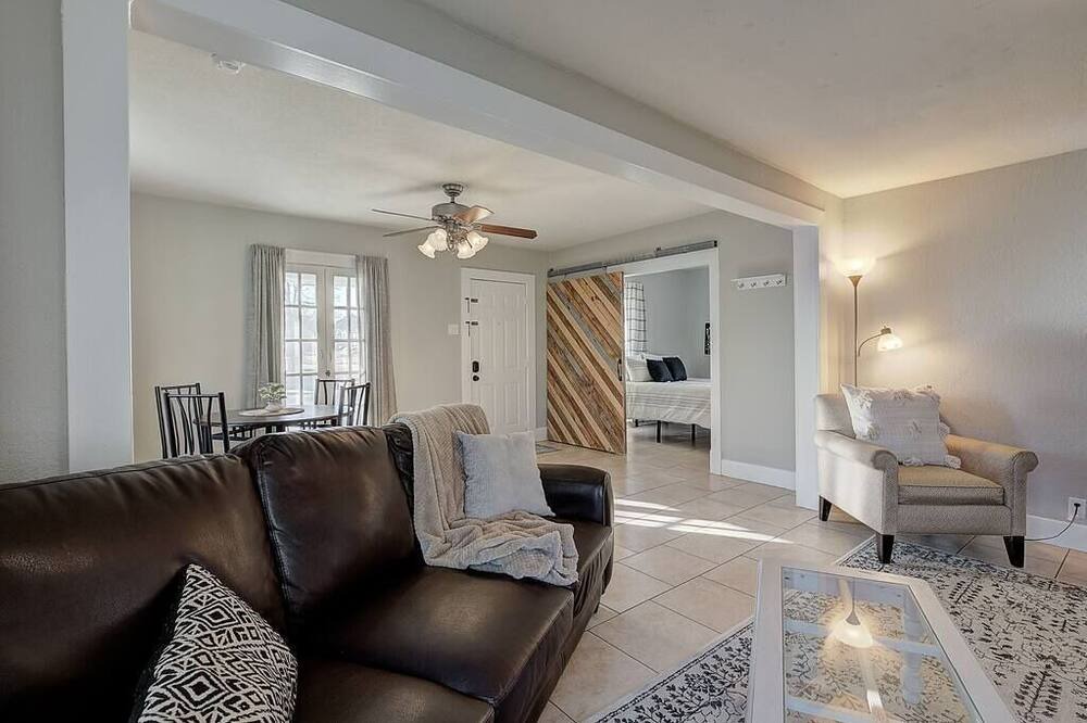 Photo of Livingroom in Joplin