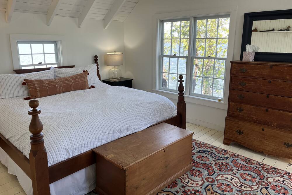 Photo of Bedroom in Moriah Center