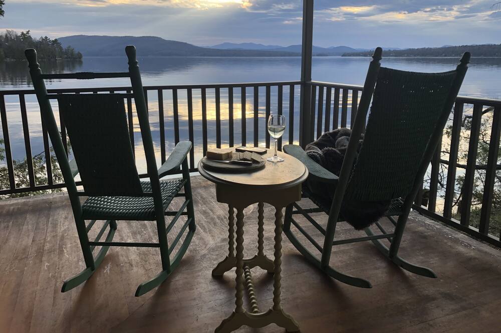 Photo of Patio Balcony in Moriah Center