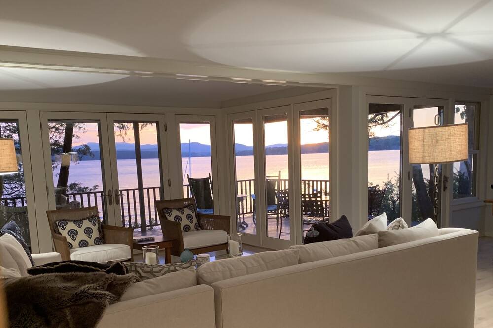 Photo of Livingroom in Moriah Center