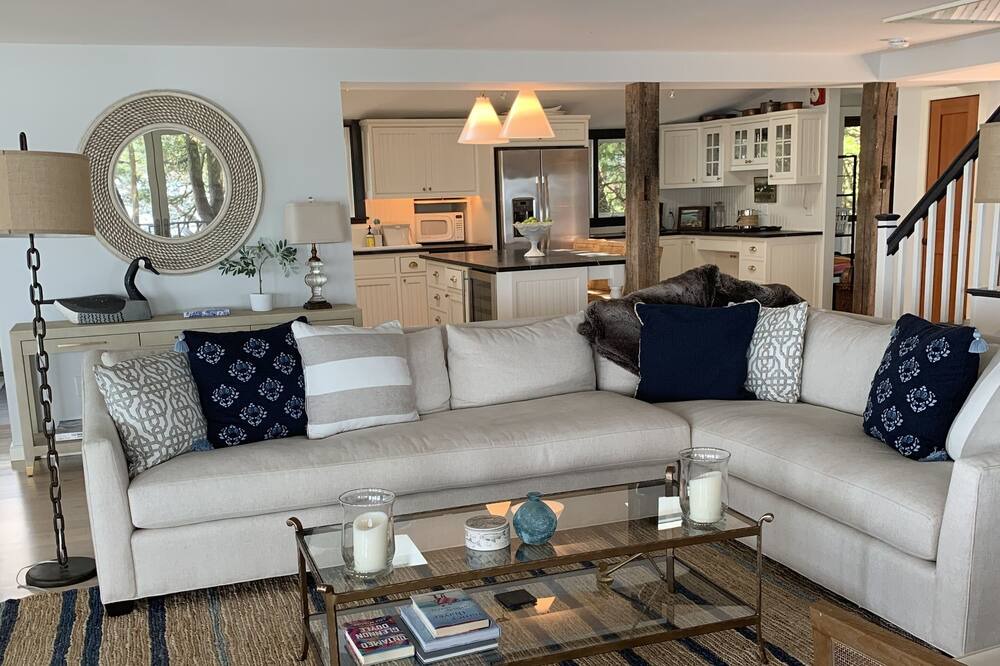 Photo of Livingroom in Moriah Center