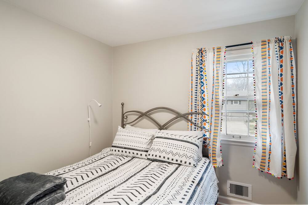 Photo of Bedroom in Shawnee