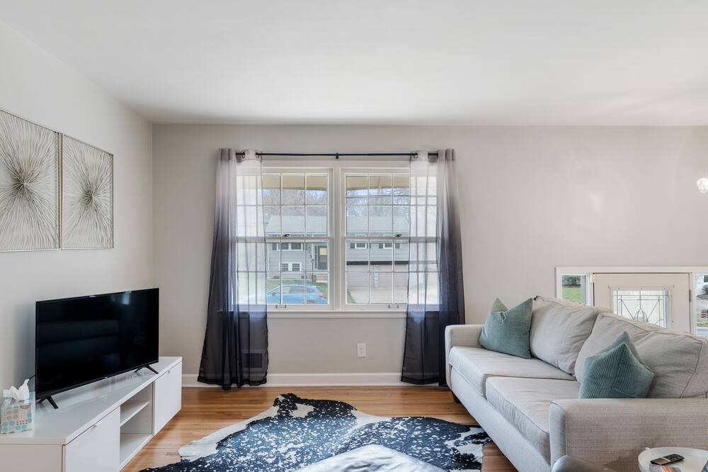 Photo of Livingroom in Shawnee