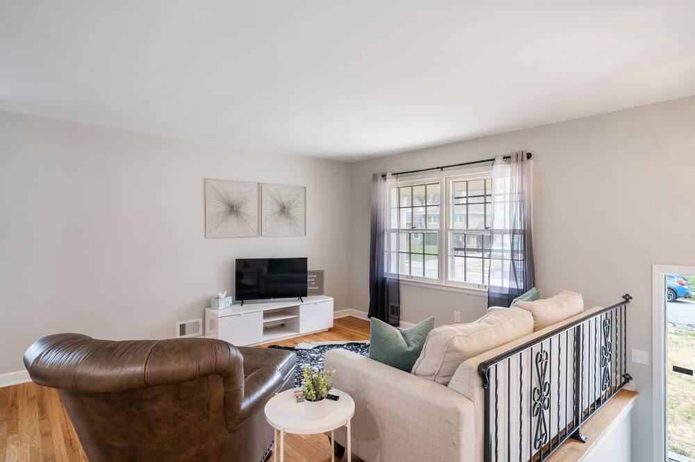 Photo of Livingroom in Shawnee