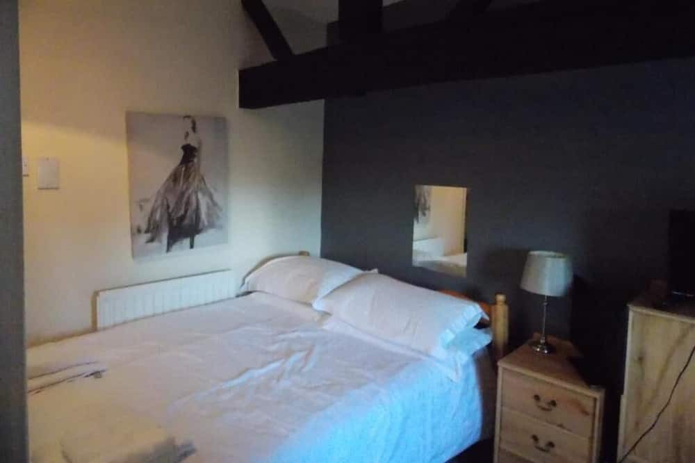 Photo of Bedroom in Madley