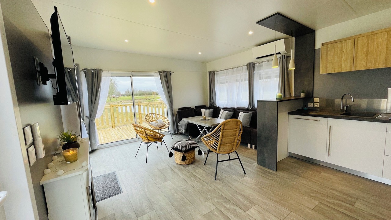 Photo of Others in Gravon