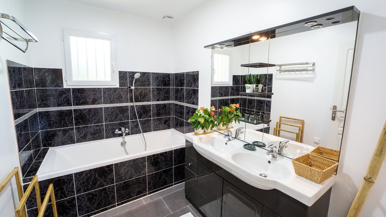 Photo of Bathroom in Gravon