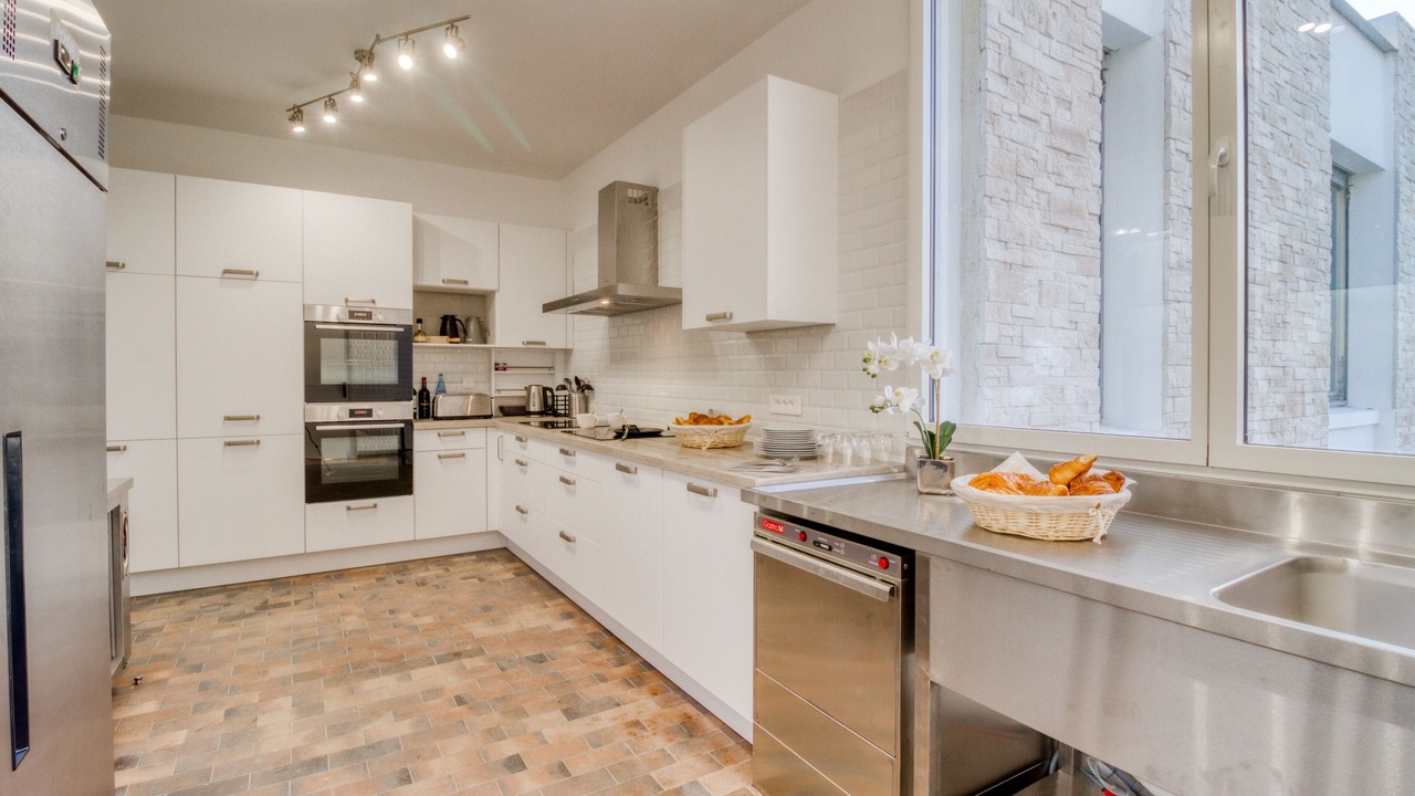 Photo of Others in Gravon