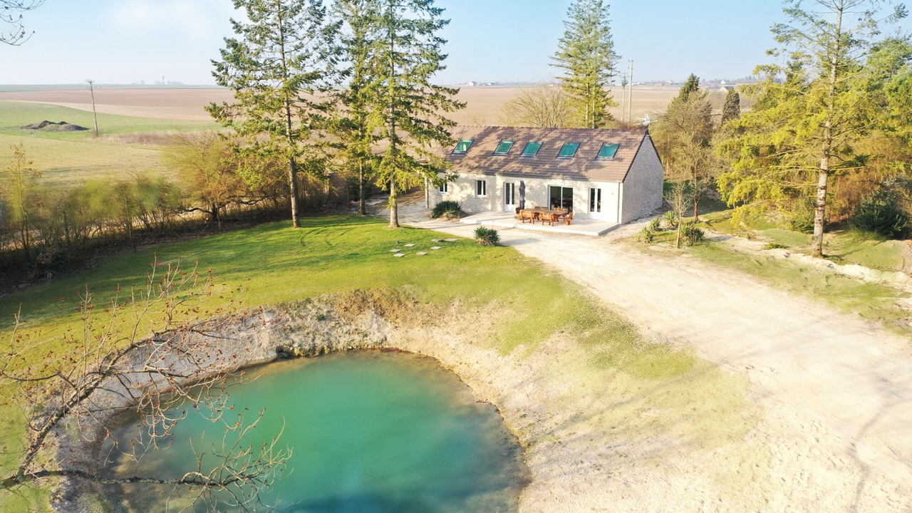 Photo of Others in Gravon