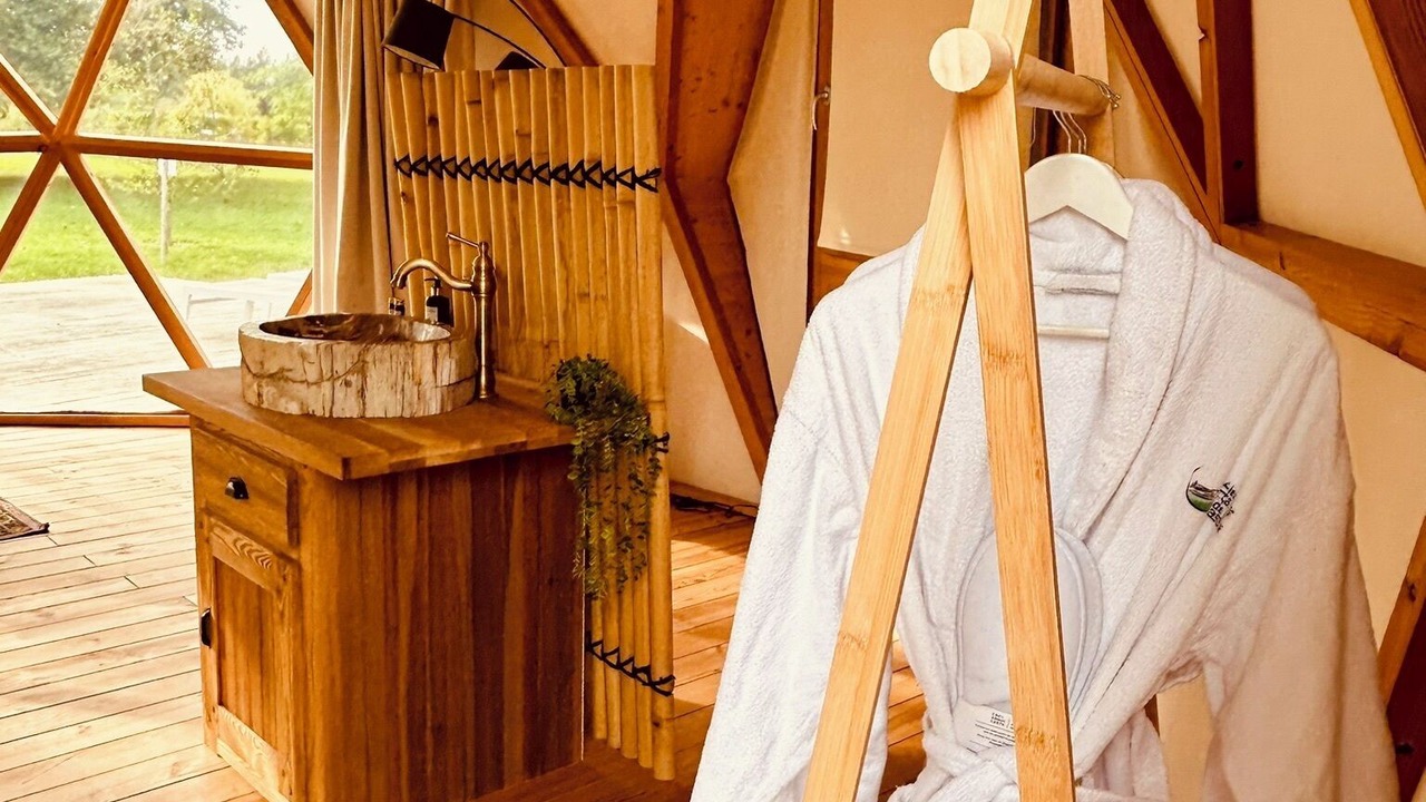 Photo of Others in Gravon