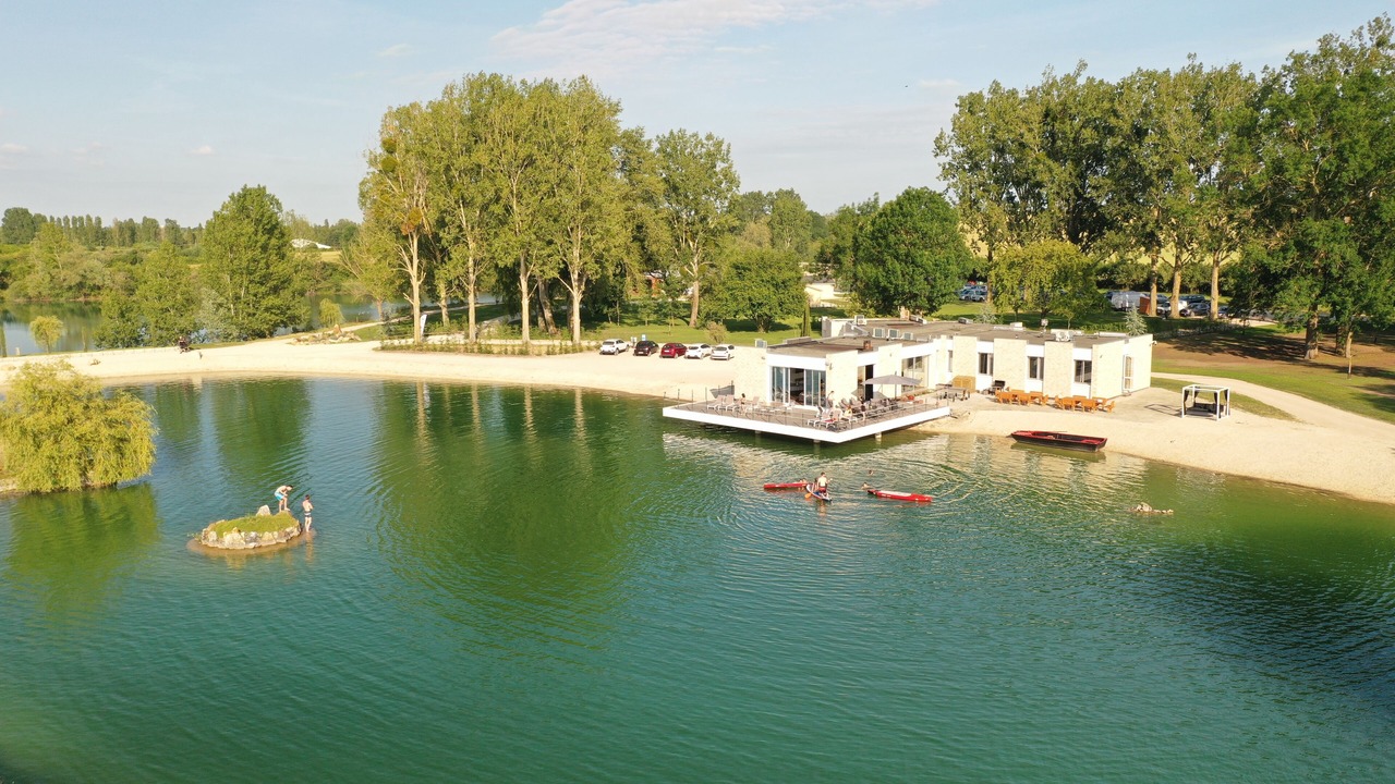 Photo of Others in Gravon