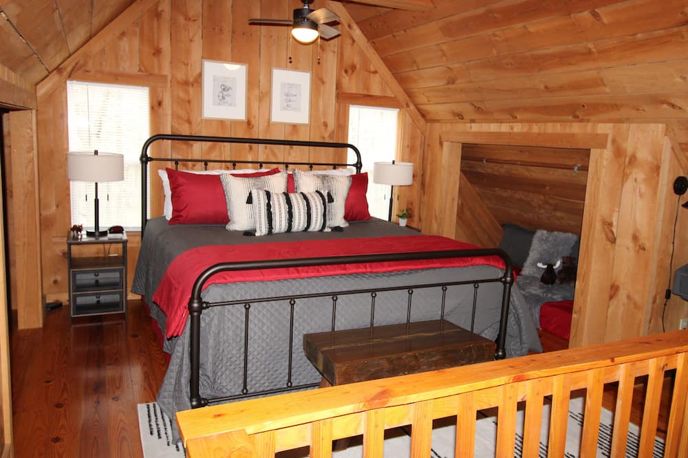 Photo of Bedroom in Bee Spring