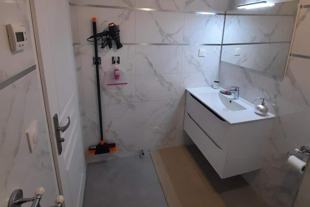 Photo of Bathroom in Freneuse