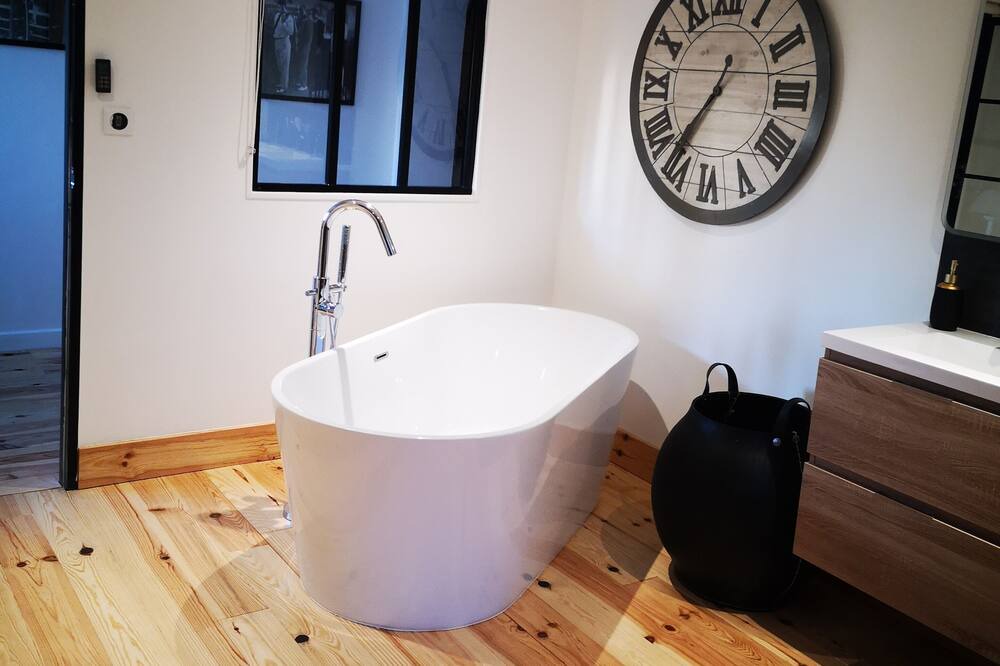 Photo of Bathroom in Mouguerre