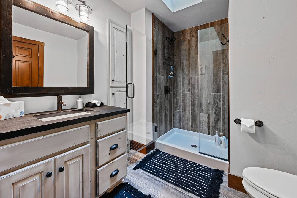 Photo of Bathroom in Sturgeon Bay