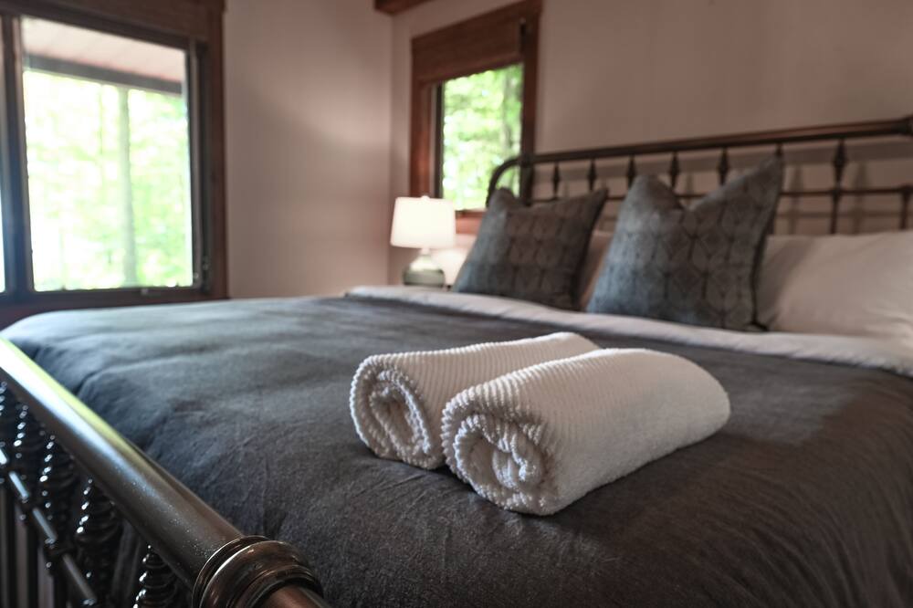 Photo of Bedroom in Sturgeon Bay