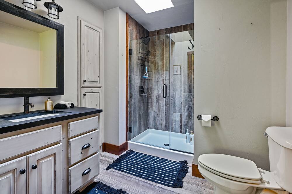 Photo of Bathroom in Sturgeon Bay