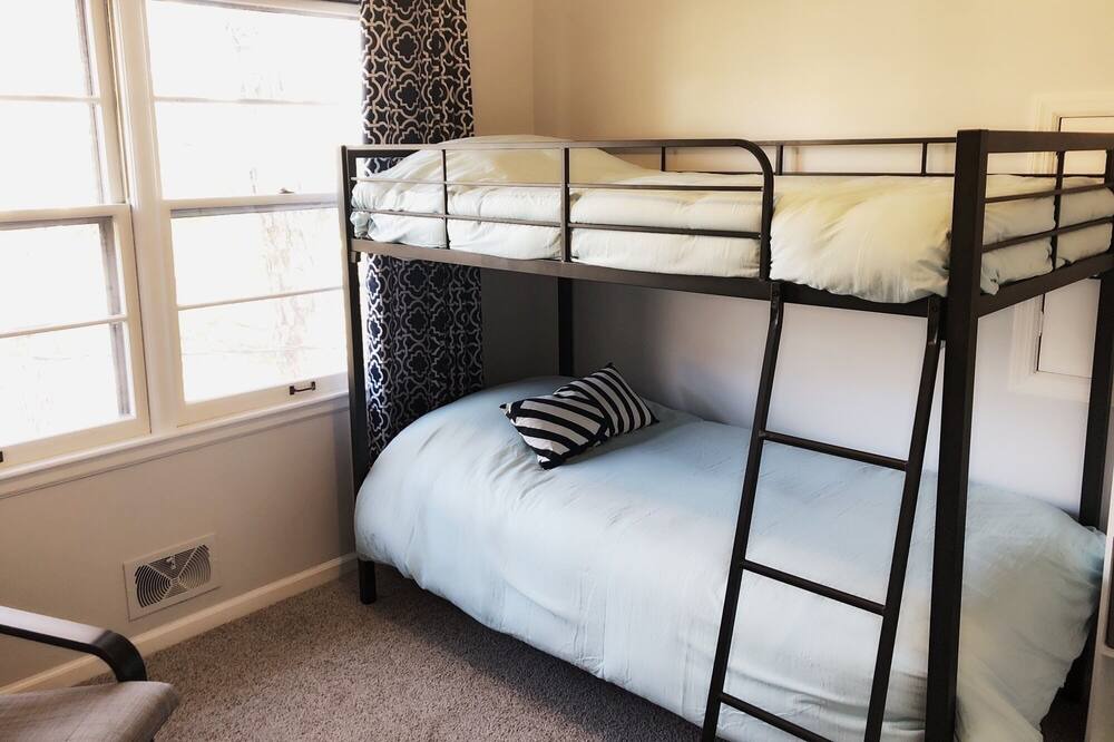Photo of Bedroom in Grandview