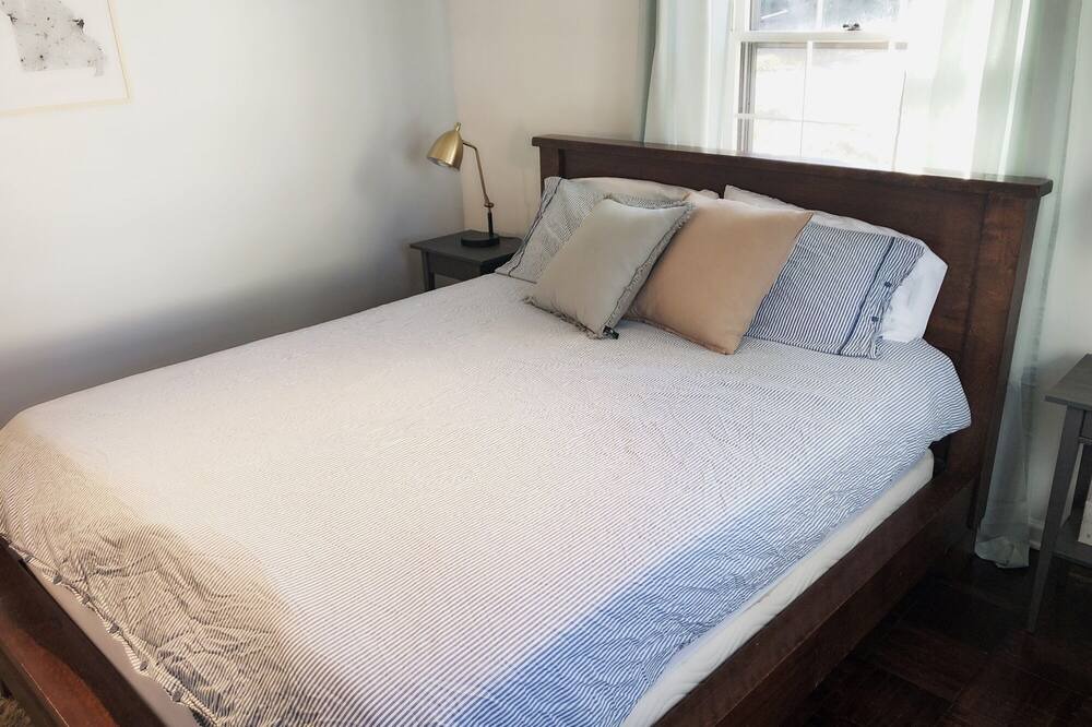 Photo of Bedroom in Grandview
