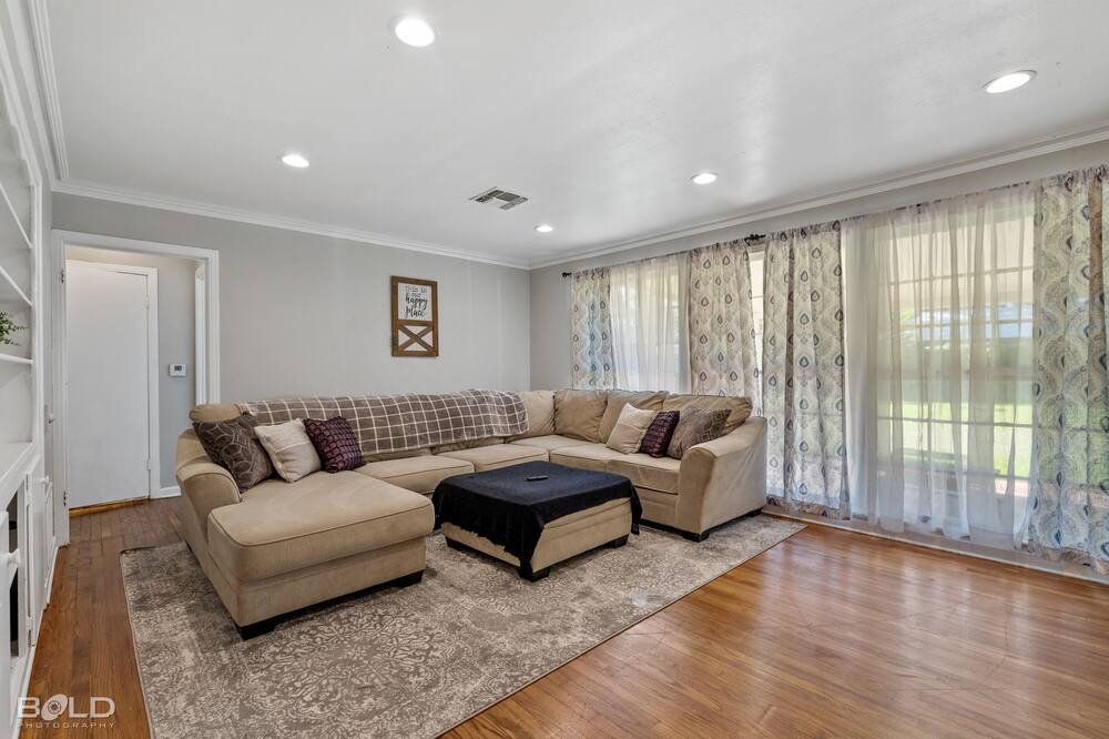 Photo of Livingroom in Broadmoor