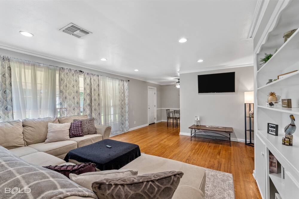 Photo of Livingroom in Broadmoor