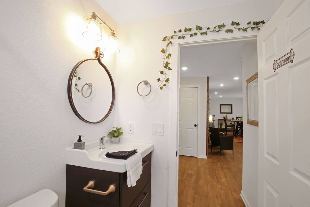 Photo of Bathroom in Harlandale