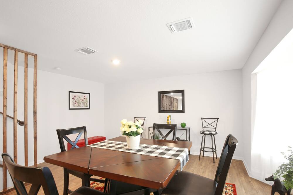 Photo of Livingroom in Harlandale