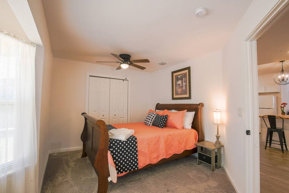 Photo of Bedroom in Harlandale