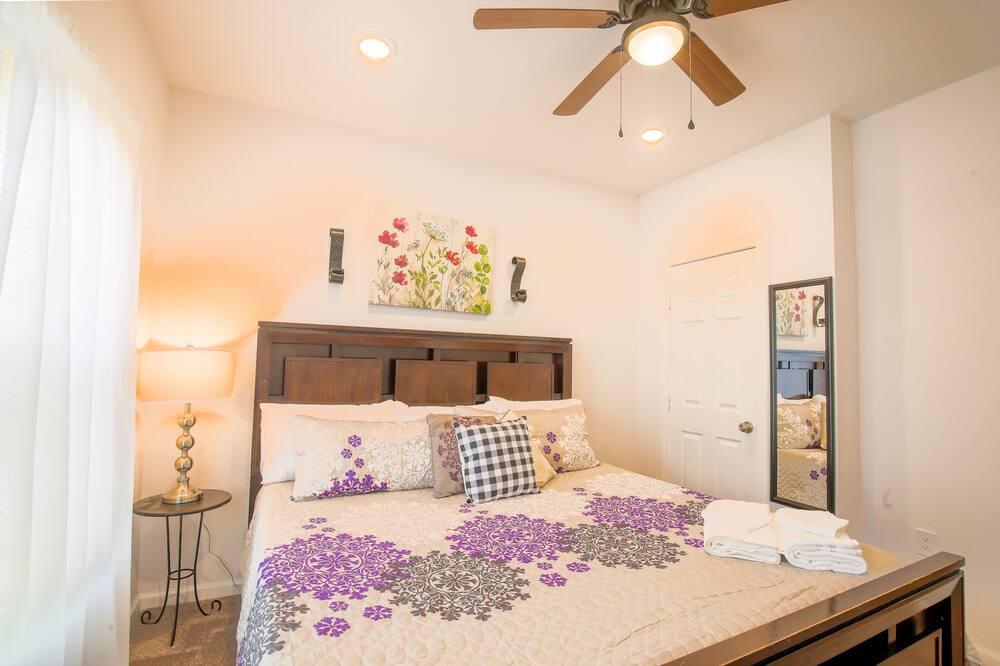 Photo of Bedroom in Harlandale